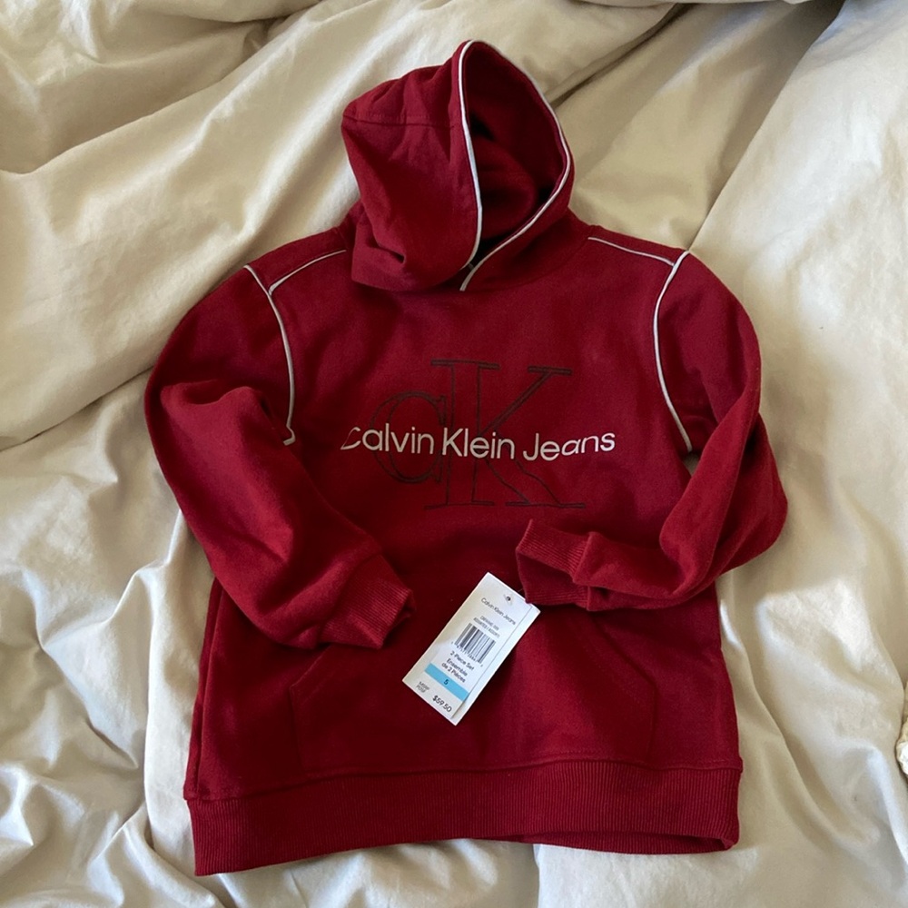 CK red sweatshirt